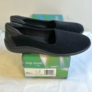 New Women’s Easy Street Thrill Perf slip-on Loafers Shoes / black, size 8 M